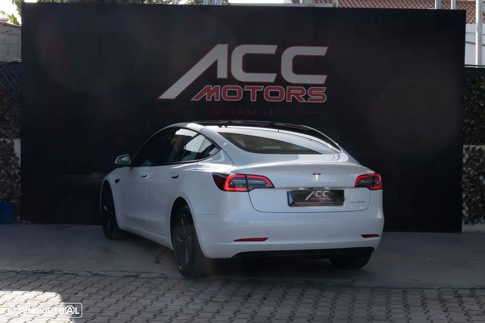 Tesla Model 3 - 5