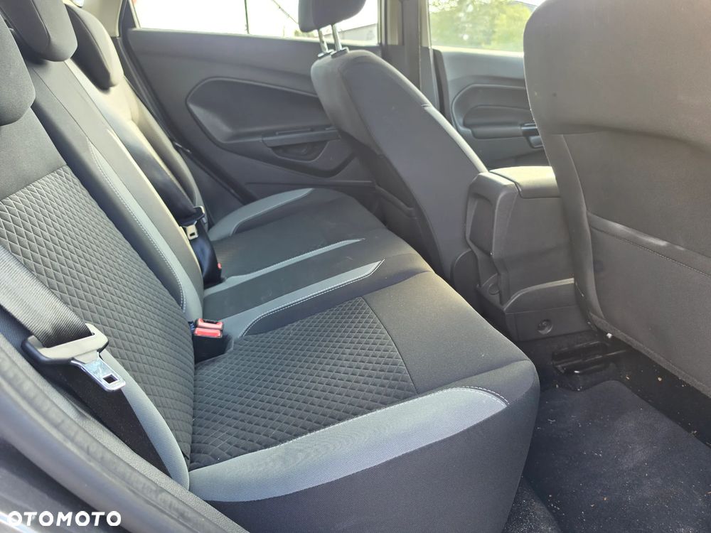 Ford Fiesta - 12