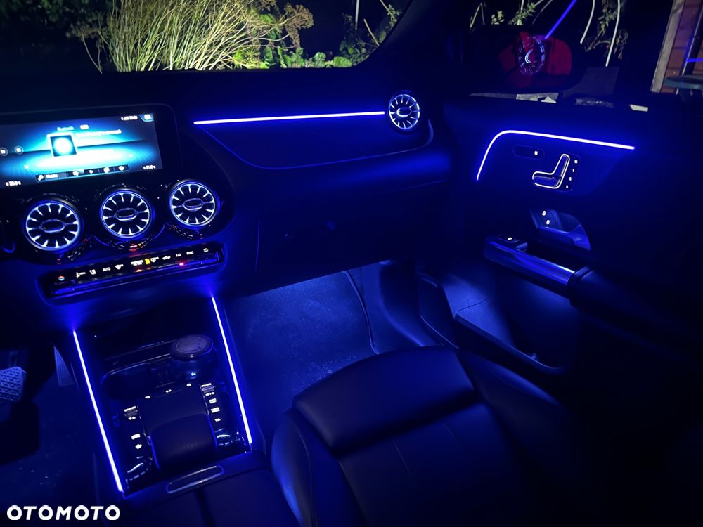 Mercedes-Benz GLA 250 4Matic 8G-DCT - 16