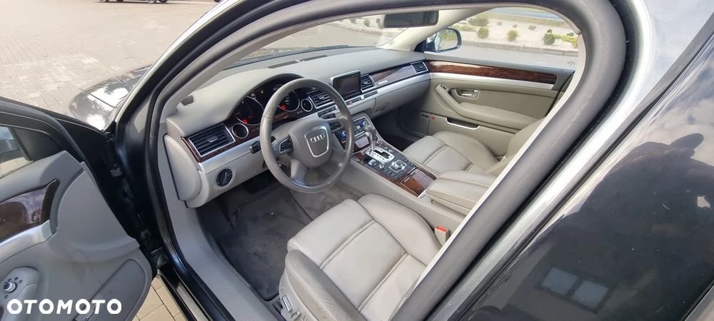 Audi A8 - 8