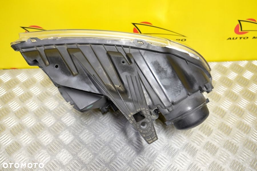 DODGE DURANGO 2014- REFLEKTOR LAMPA ZWYKŁA SOCZEWKOWA Z LED R USA - 6