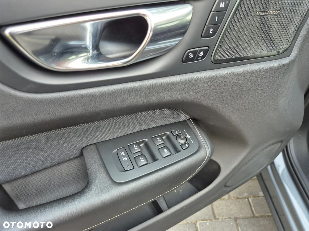 Volvo XC 60 D4 Geartronic RDesign - 13
