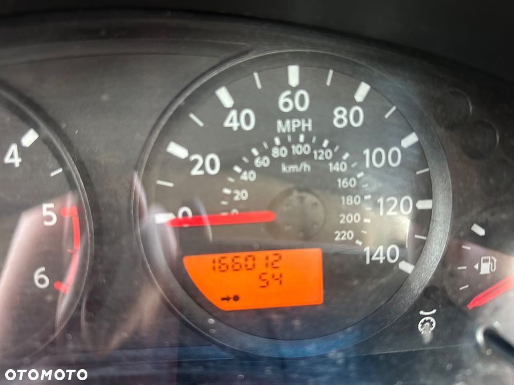 Nissan Navara 2.5 D Platinum - 11
