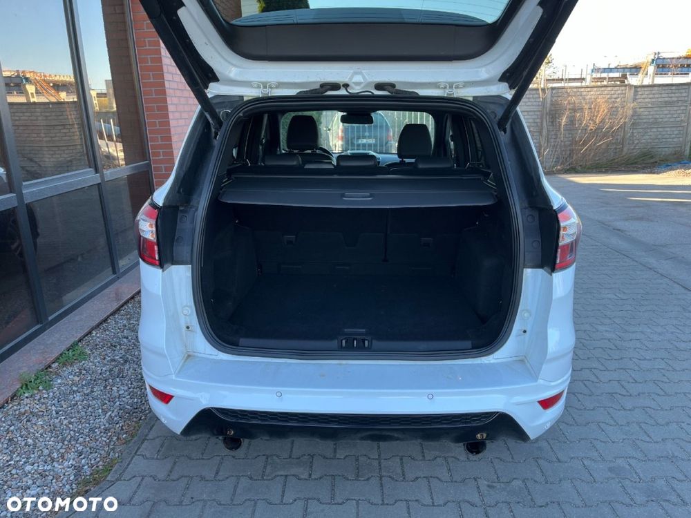 Ford Kuga 1.5 EcoBoost 2x4 ST-Line - 28