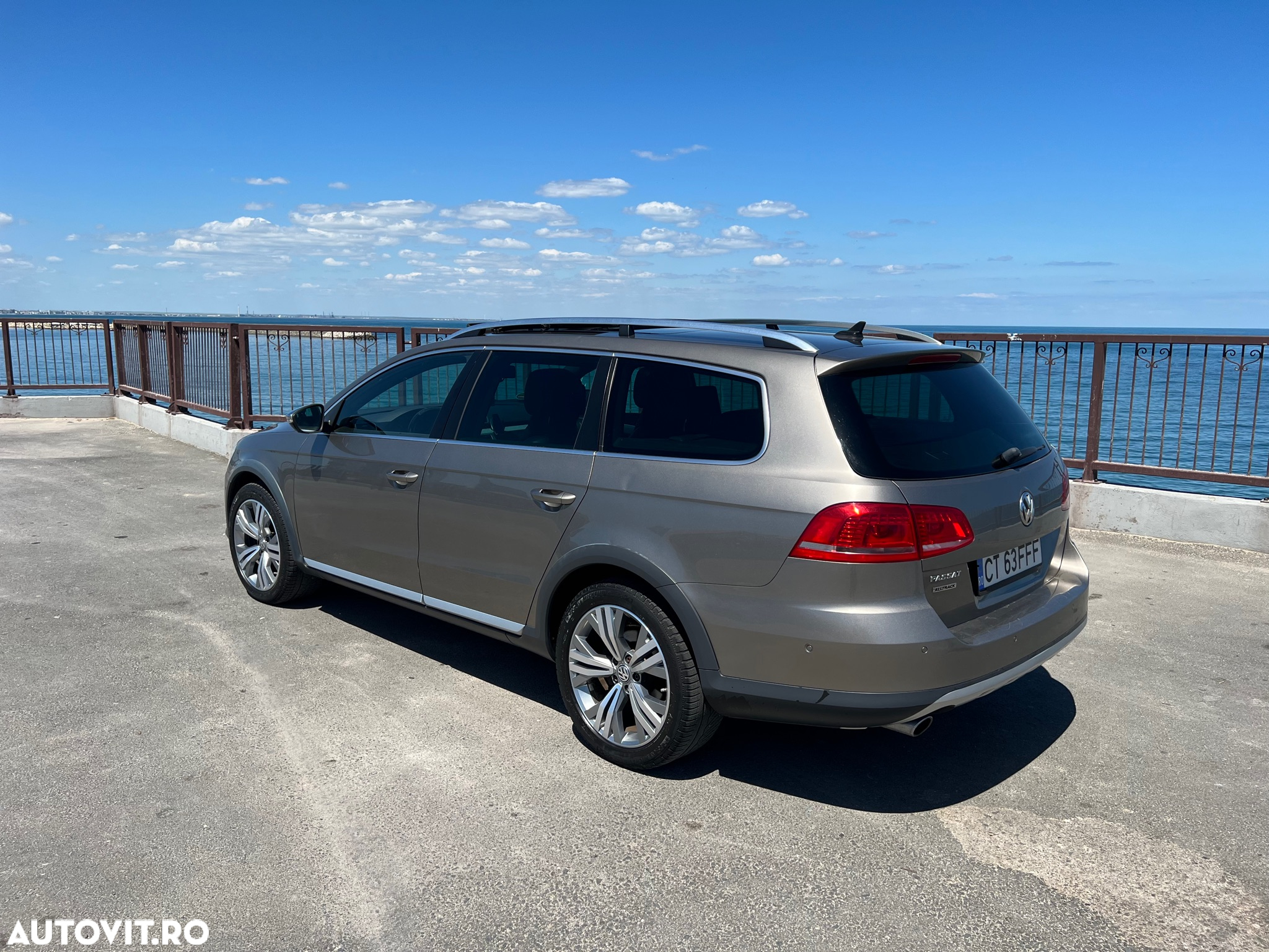 Volkswagen Passat Alltrack 2.0 TDI 4Motion DSG BlueMotion Tec - 4