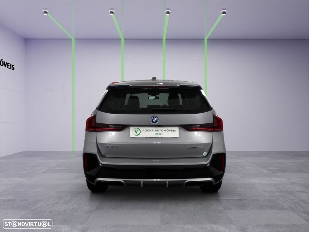 BMW iX1 eDrive20 M Sport Pack - 4