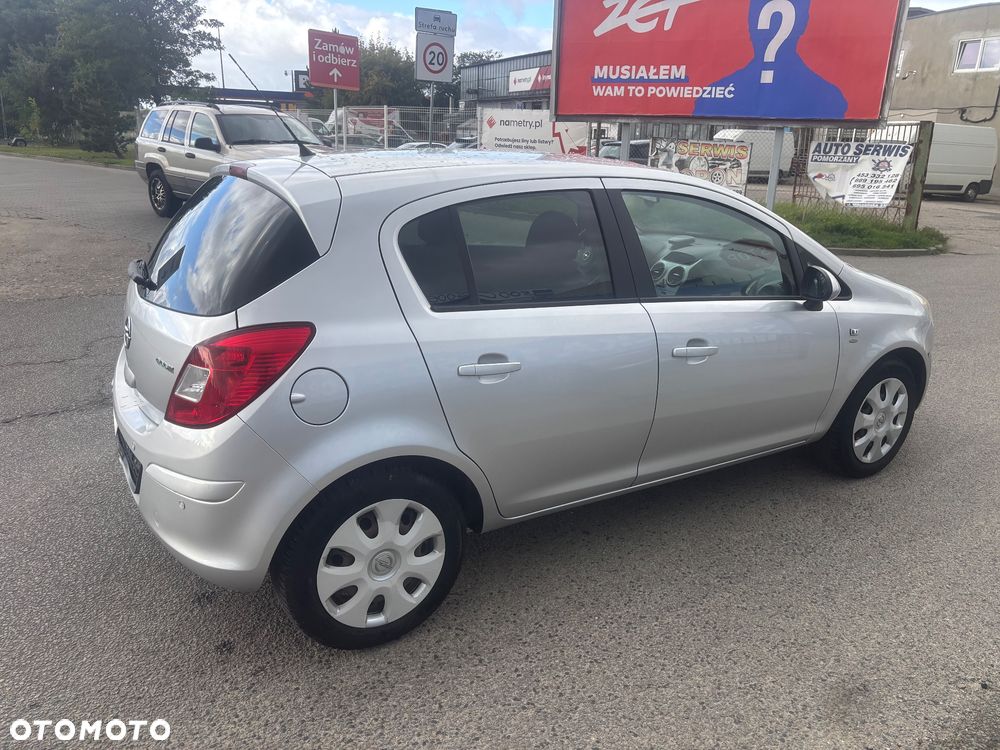 Opel Corsa 1.2 16V Essentia - 7