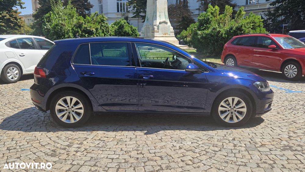 Volkswagen Golf - 8