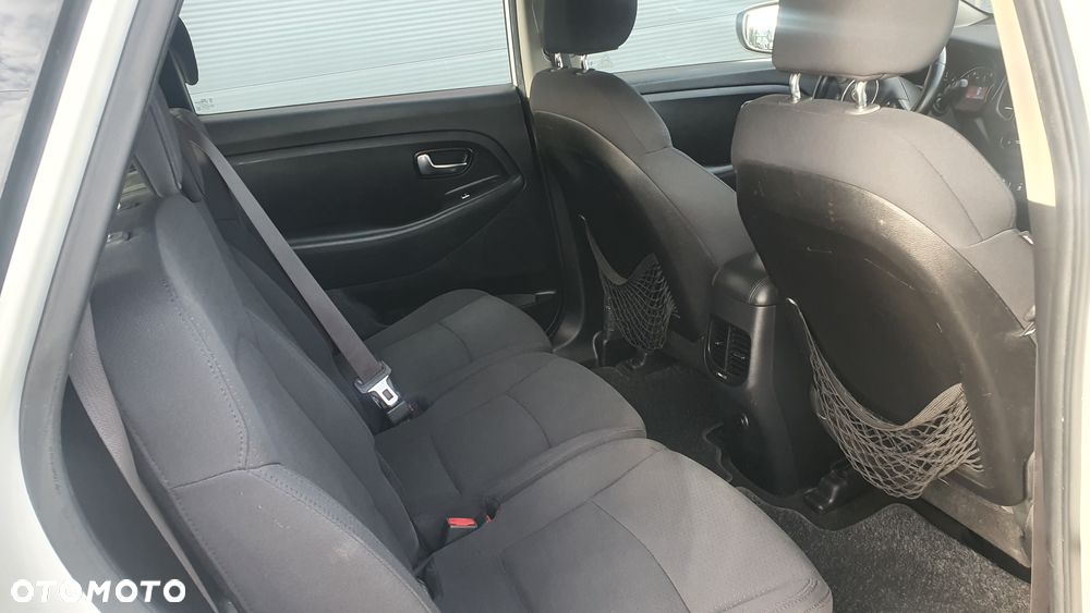 Kia Carens 1.7 CRDi 115 Dream Team Edition - 10