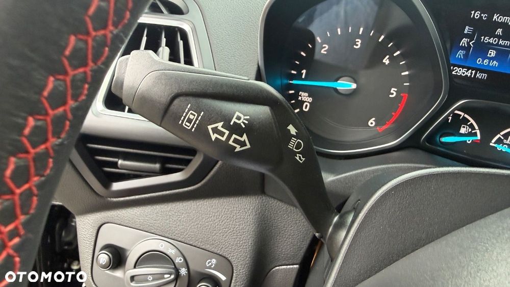 Ford Kuga - 33