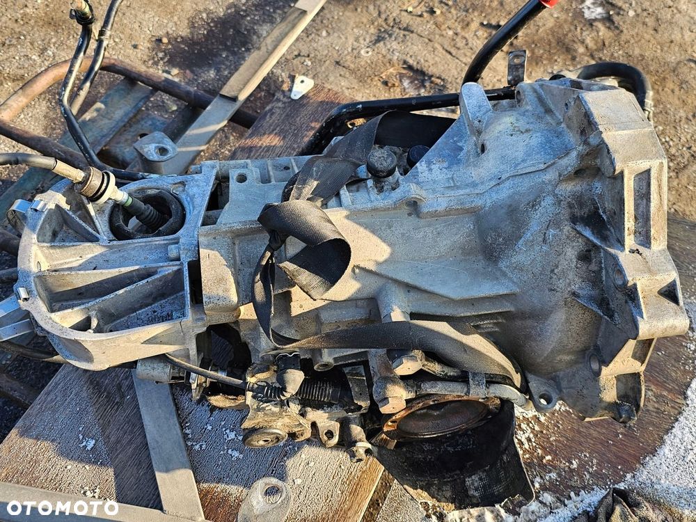 SKRZYNIA BIEGÓW AUDI 80 B4 A4B3 B4 2.0B AUTOMAT CFR - 4