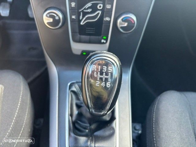 Volvo V40 D2 - 7