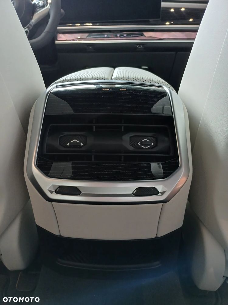 BMW Seria 7 740d xDrive mHEV sport - 32