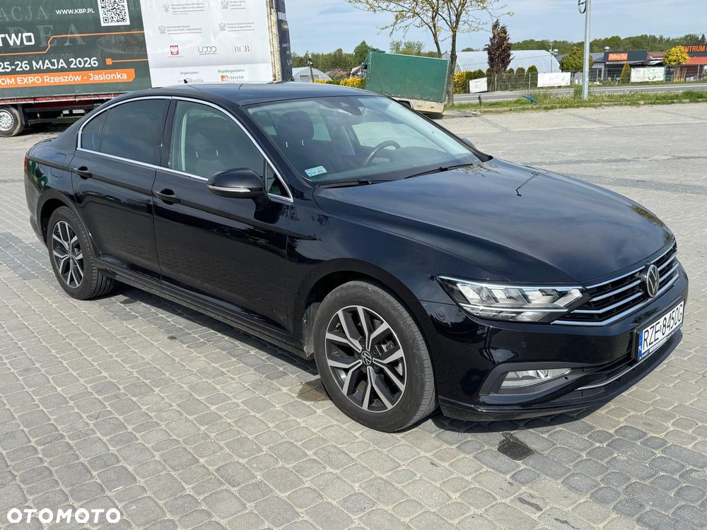 Volkswagen Passat - 4
