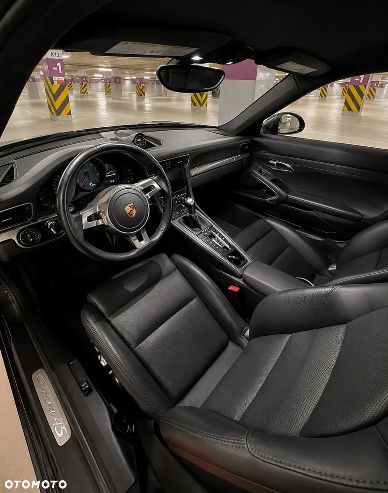 Porsche 911 Carrera 4S - 8