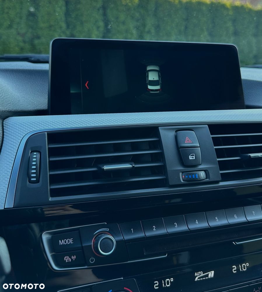 BMW Seria 3 318d M Sport - 9