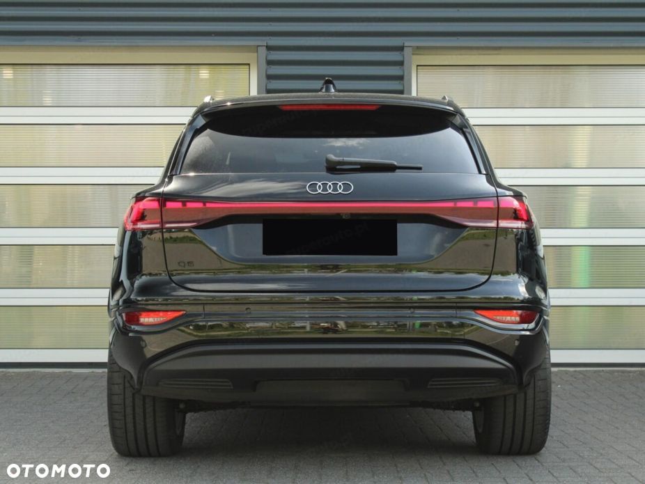 Audi Q6 e-tron - 3