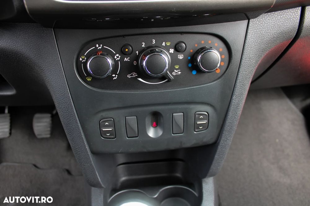 Dacia Logan TCe 90 S&S Laureate - 21