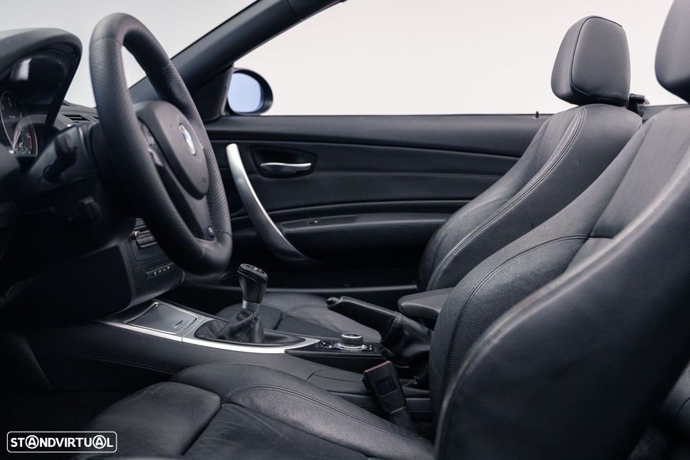 BMW 118 d Pack M - 17
