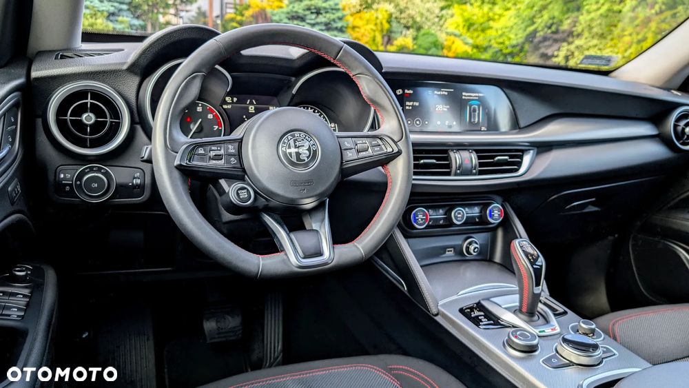 Alfa Romeo Stelvio - 32