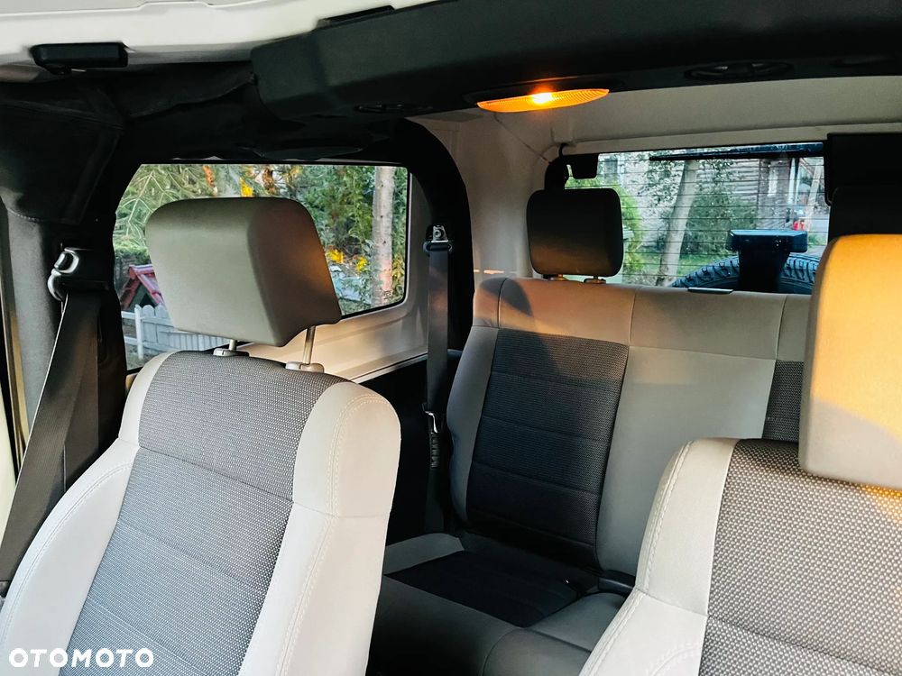 Jeep Wrangler 3.8 Sport - 18