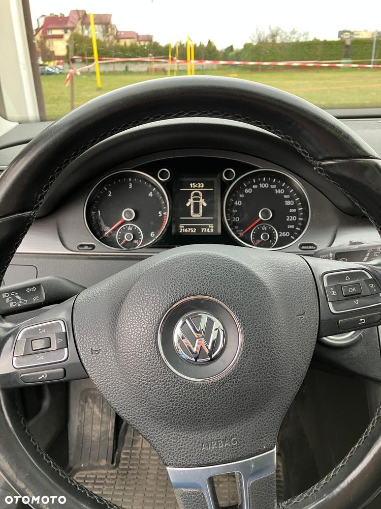 Volkswagen Passat 1.6 TDI DPF BlueMot Comfortline - 8