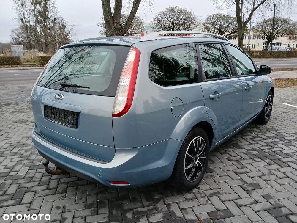 Ford Focus 1.6 16V Ambiente - 8