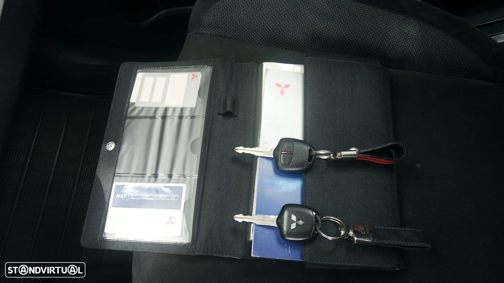 Mitsubishi Outlander 2.0 DI-D Intense 4WD - 28