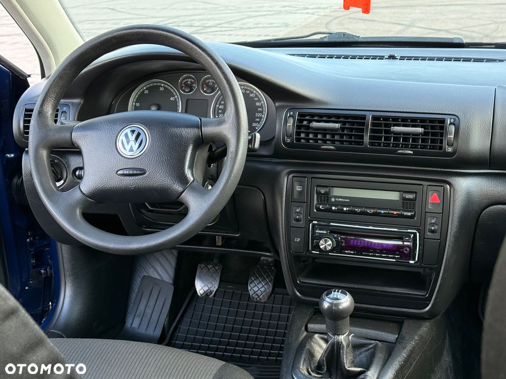Volkswagen Passat 1.9 TDI Comfortline - 7