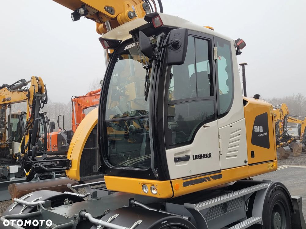 Liebherr A918 compact / ROTOTILT / system niwelacji GPS 3D / - 9