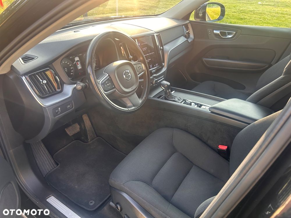 Volvo XC 60 D4 Momentum - 22