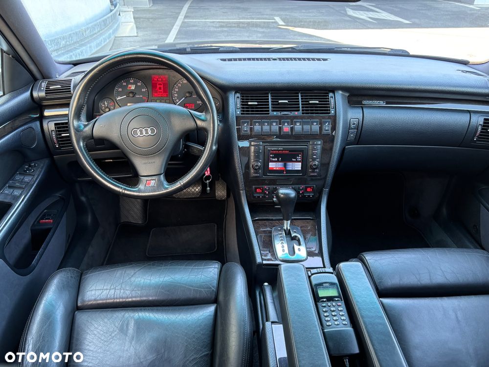 Audi S8 - 14