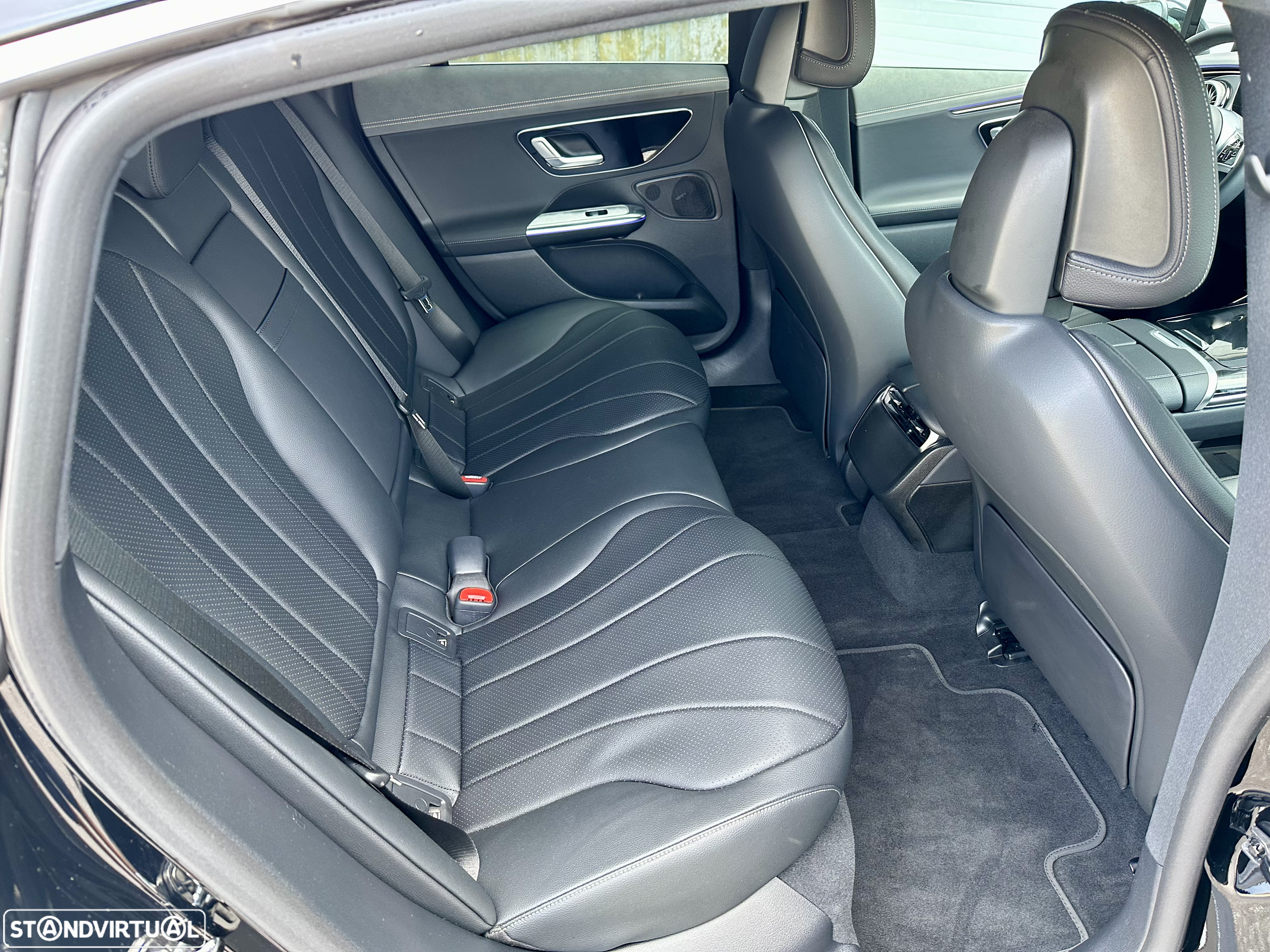 Mercedes-Benz EQE 300 Edition Electric Art - 13