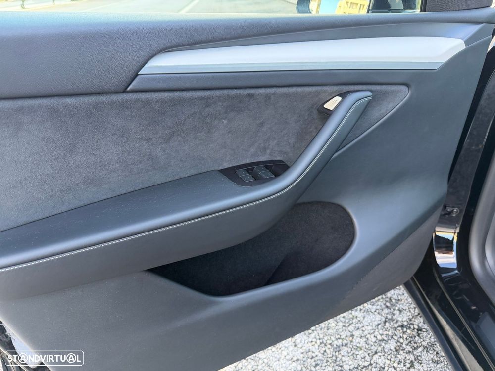 Tesla Model Y Long Range Tração Integral - 15