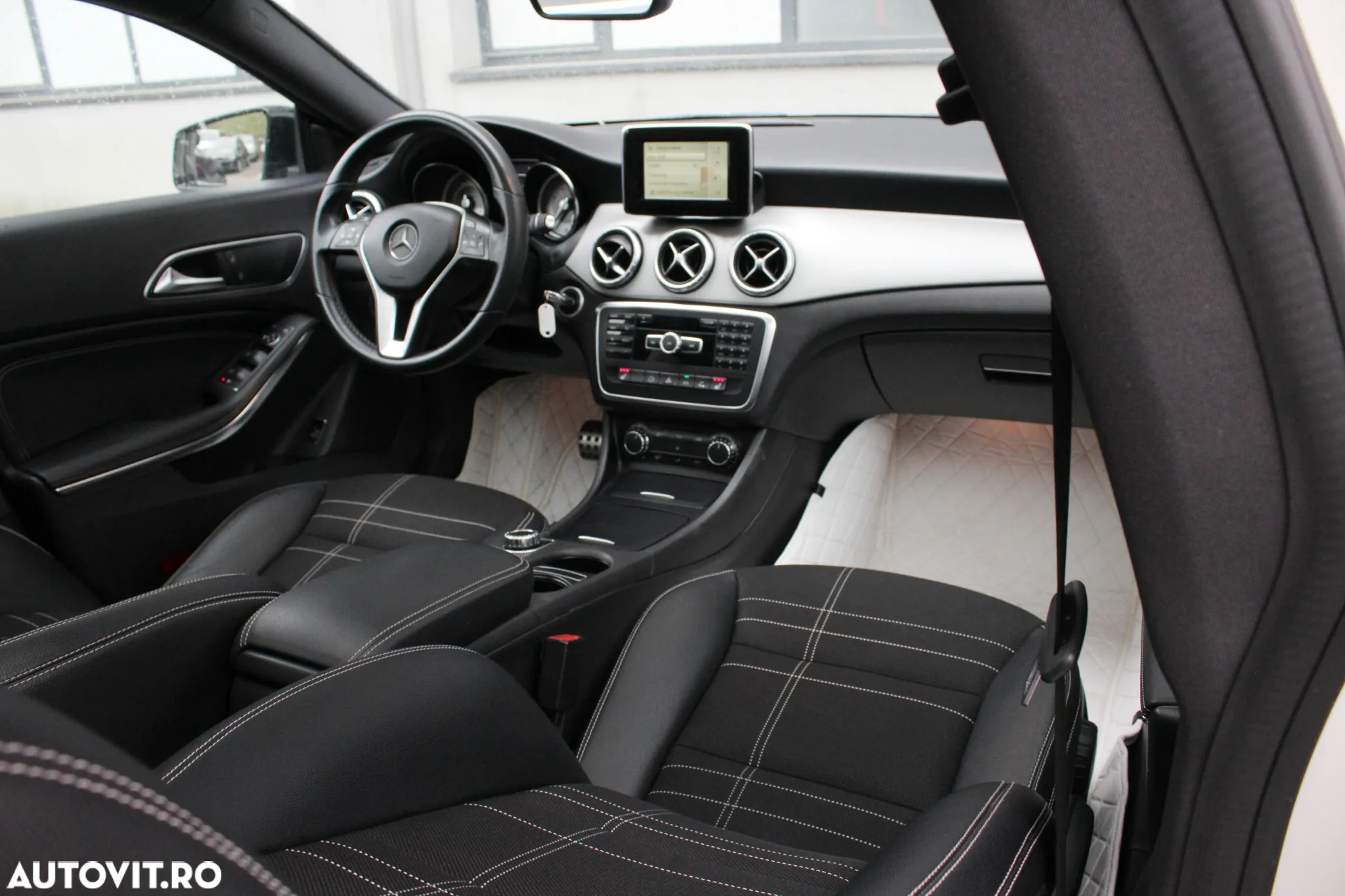 Mercedes-Benz CLA 220 CDI 7G-DCT AMG Line - 11