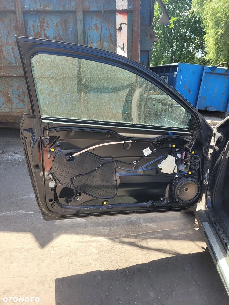 Drzwi kierowcy Audi A3 8p 3D Kod lakieru: LY9B - 4