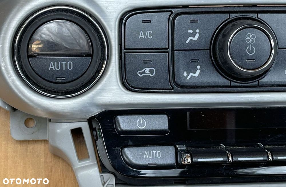 P9 GMC YUKON XL IV 2015 - PANEL KLIMATYZACJI NAWIEWU 23449658 - 2