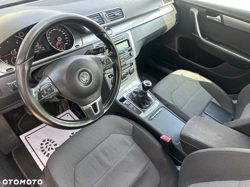 Volkswagen Passat 2.0 TDI 4Motion BlueMotion Technol Comfortline - 20