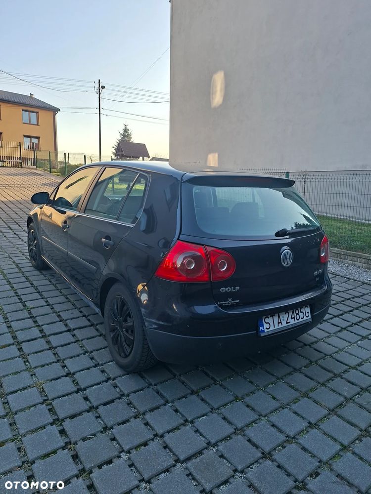 Volkswagen Golf 1.6 FSI Comfortline - 5