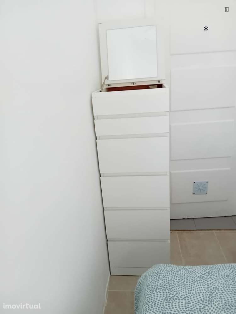 Quarto - localizado em Alameda Lisbon - Grande imagem: 4/15