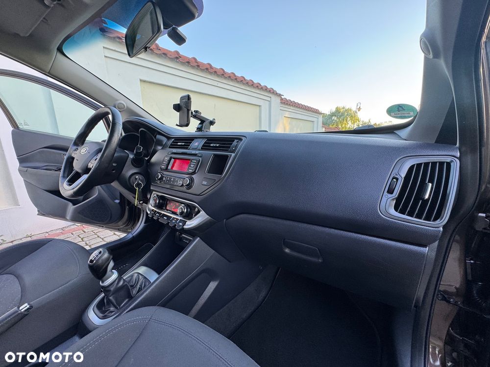 Kia Rio - 26