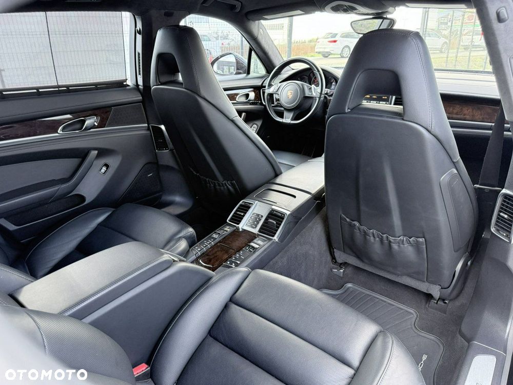 Porsche Panamera Turbo Executive - 28