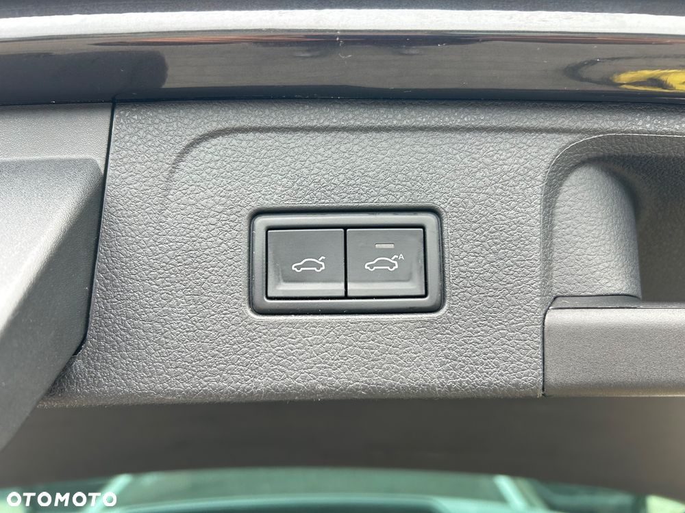 Volkswagen Passat Variant 2.0 TDI SCR DSG Business - 10