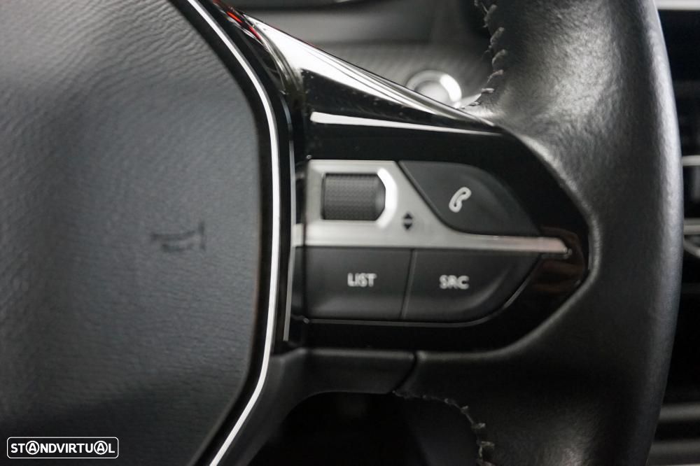 Peugeot 2008 1.2 PureTech Allure - 12