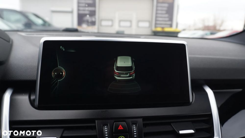 BMW Seria 2 216d - 17