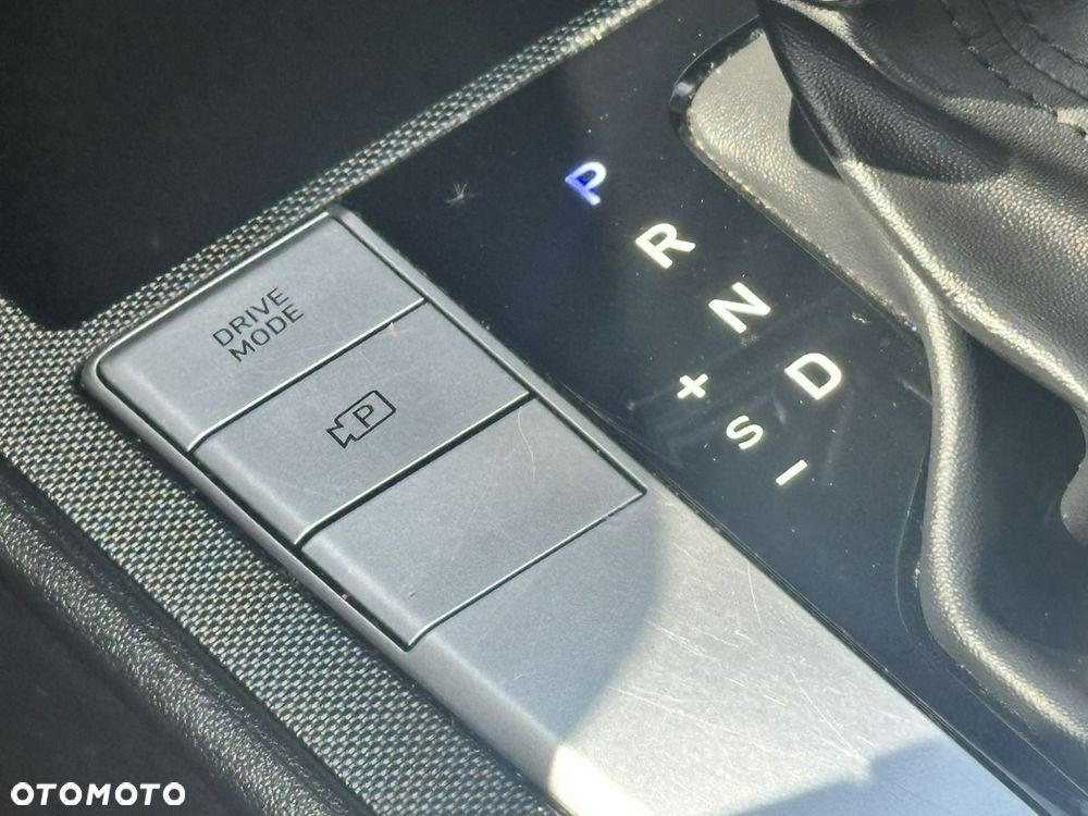 Hyundai Elantra - 35