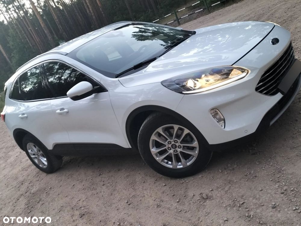 Ford Kuga - 1