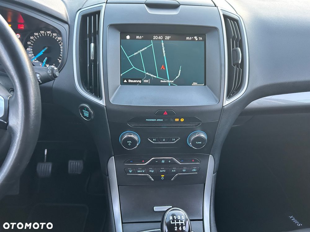 Ford S-Max - 12