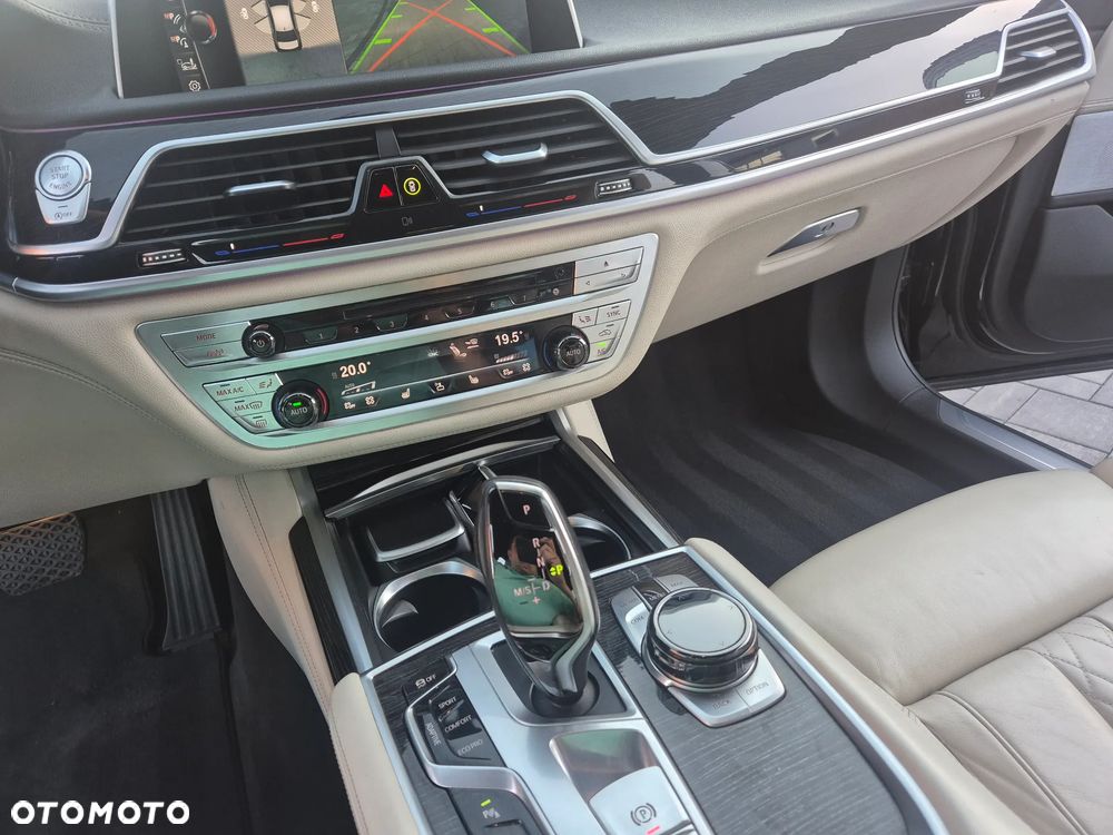 BMW Seria 7 730d xDrive - 17