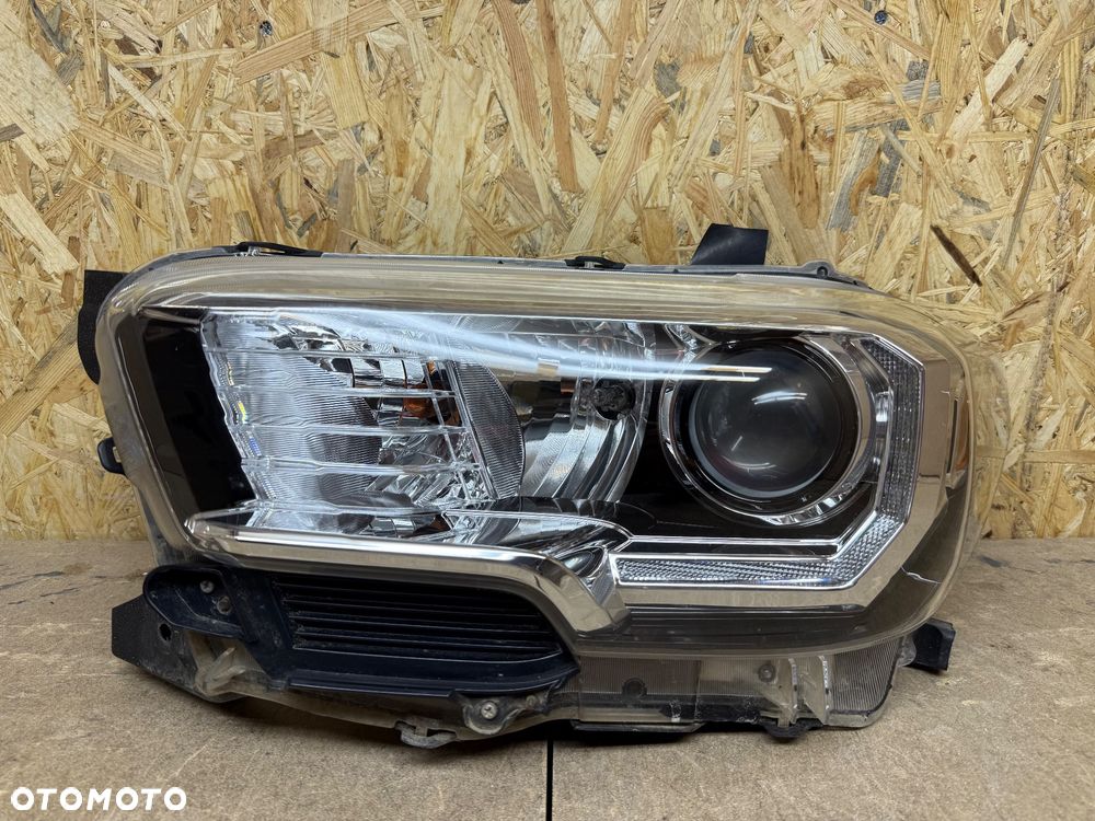 LAMPA LEWA SOCZEWKA LED TOYTOA TACOMA - 1
